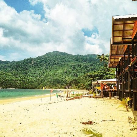 Beachfront Hut Upstairs Astra - Beach Shack Chalet Kampong Juara Exteriér fotografie