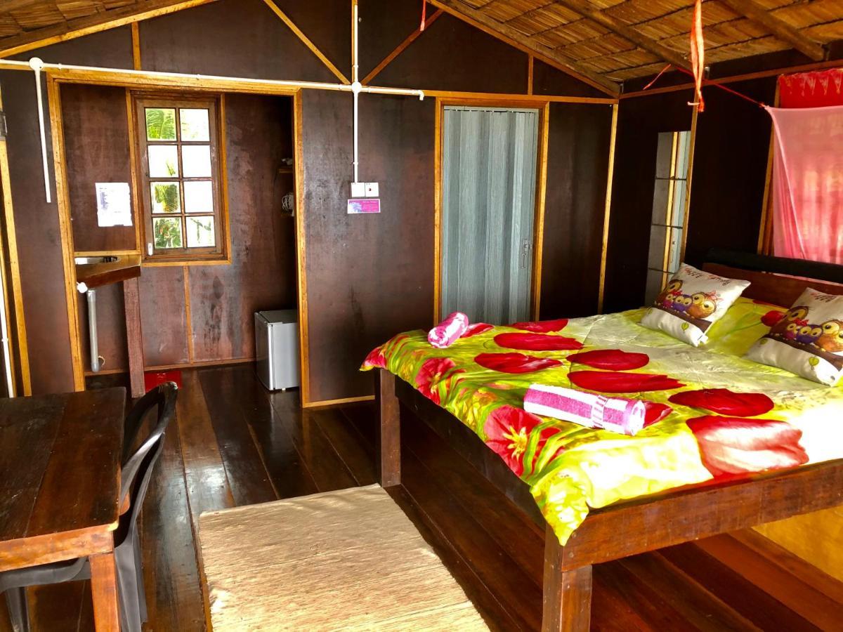 Beachfront Hut Upstairs Astra - Beach Shack Chalet Kampong Juara Exteriér fotografie